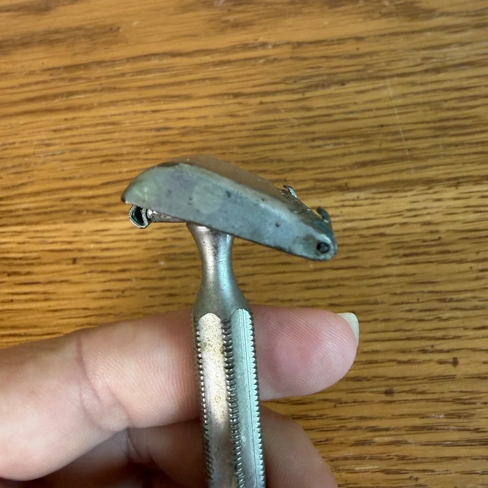 Vintage Ever Ready Single Brooklyn NY Edge Safety Razor Silver Tone Opening